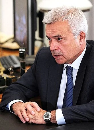 Vagit Alekperov height profile photo