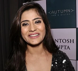 Vaishali Takkar height profile photo