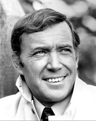 Val Doonican height profile photo