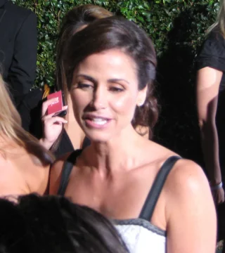Valerie Cruz height profile photo