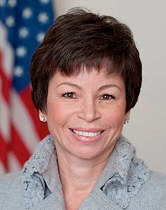 Valerie Jarrett height profile photo
