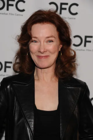 Valerie Mahaffey height profile photo