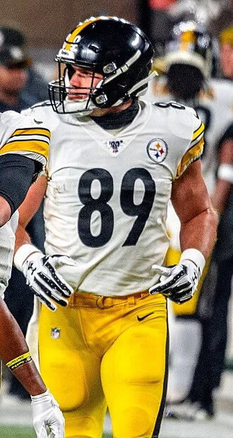 Vance McDonald height profile photo