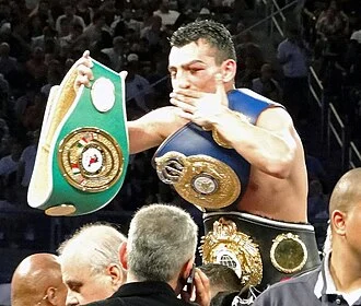 Vanes Martirosyan height profile photo