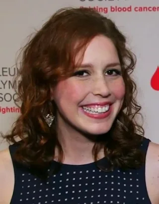 Vanessa Bayer height profile photo