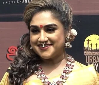 Vanitha Vijayakumar height profile photo