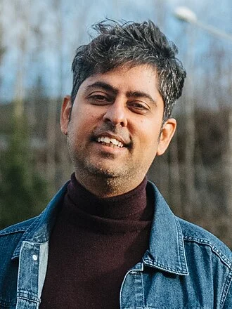 Varun Grover (writer) height profile photo