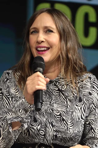 Vera Farmiga height profile photo