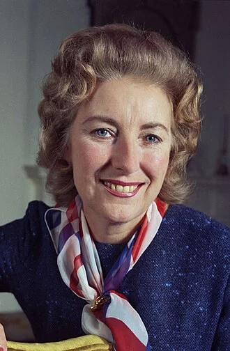 Vera Lynn height profile photo