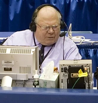 Verne Lundquist height profile photo