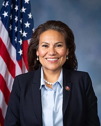 Veronica Escobar height profile photo