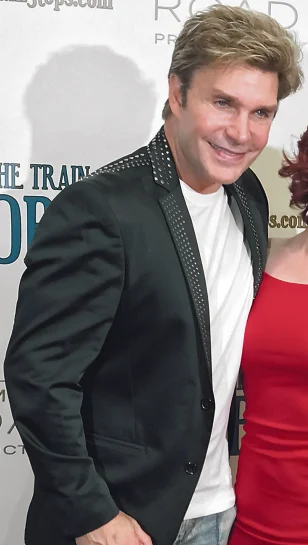 Vic Mignogna height profile photo