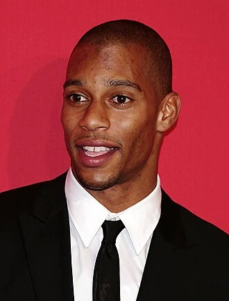 Victor Cruz height profile photo