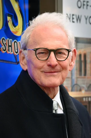 Victor Garber height profile photo