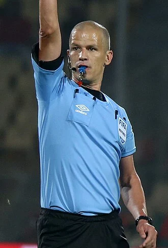 Victor Gomes height profile photo