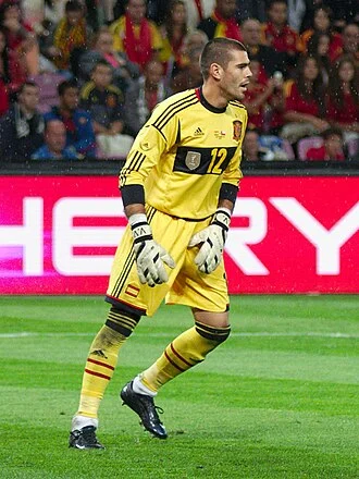 Víctor Valdés height profile photo