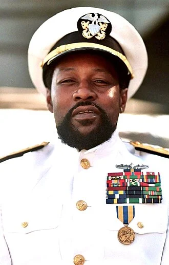 Victor Willis height profile photo