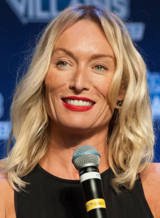 Victoria Smurfit height profile photo