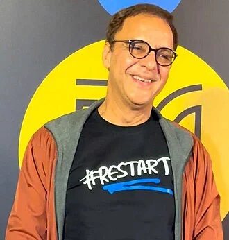 Vidhu Vinod Chopra height profile photo