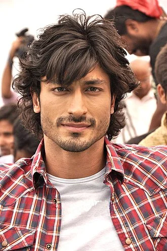 Vidyut Jammwal height profile photo