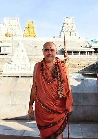 Vijayendra Saraswati Swamigal height profile photo