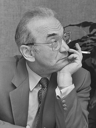 Viktor Korchnoi height profile photo