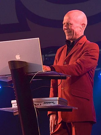 Vince Clarke height profile photo