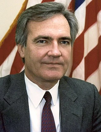 Vince Foster height profile photo