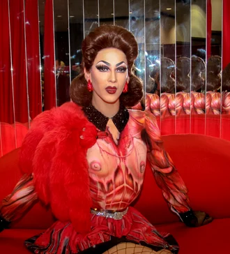 Violet Chachki height profile photo