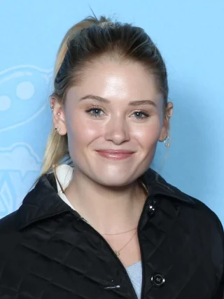 Virginia Gardner height profile photo