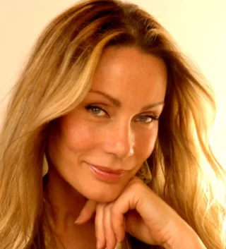 Virginia Hey height profile photo