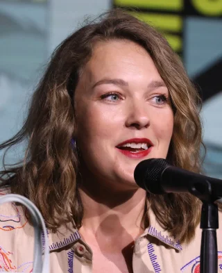 Virginia Kull height profile photo