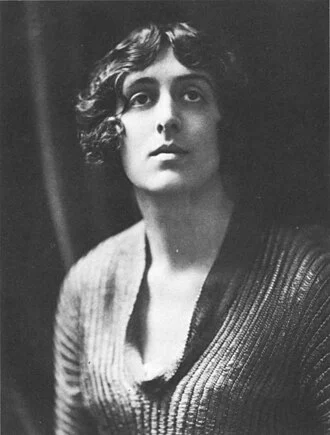 Vita Sackville-West height profile photo