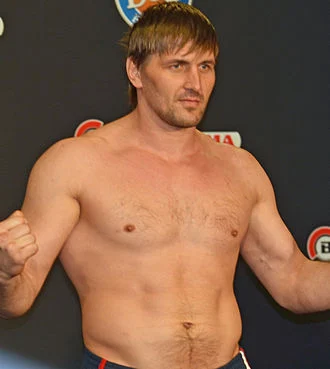 Vitaly Minakov height profile photo