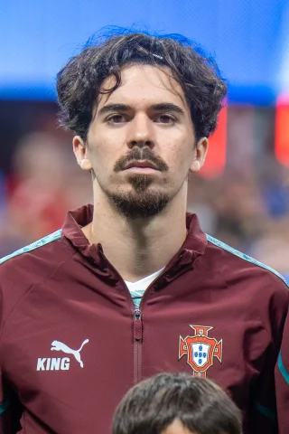 Vitinha (footballer, born February 2000) height profile photo