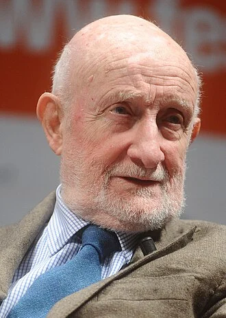 Vittorio Gregotti height profile photo