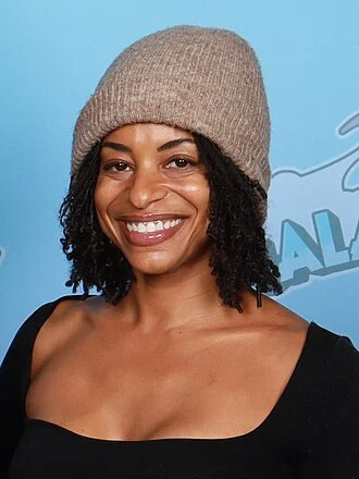 Vivian Nixon height profile photo