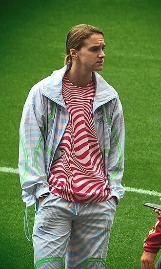Vivianne Miedema height profile photo