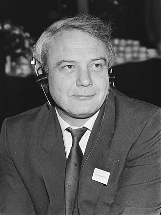 Vladimir Bukovsky height profile photo