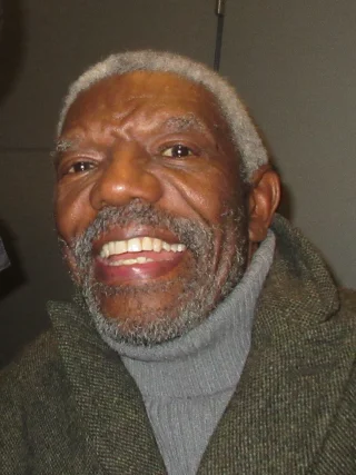 Vondie Curtis-Hall height profile photo