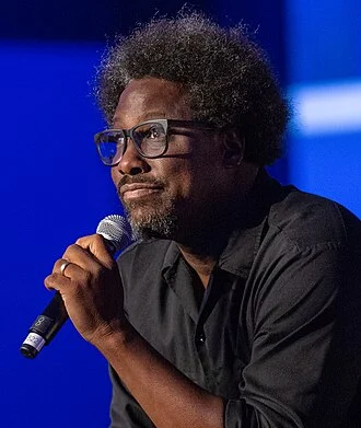 W. Kamau Bell height profile photo