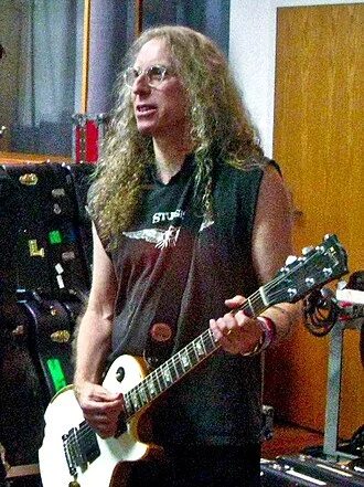 Waddy Wachtel height profile photo