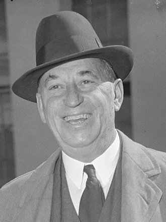Walter Chrysler height profile photo