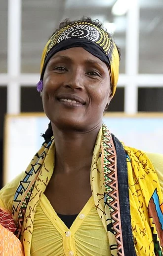 Waris Dirie height profile photo