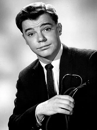 Warren Berlinger height profile photo