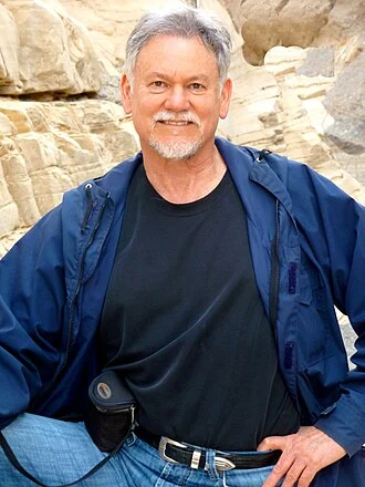 Warren Farrell height profile photo