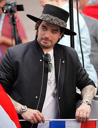 Waylon (singer) height profile photo