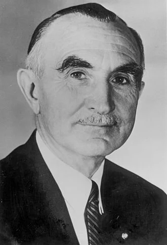 Wayne Morse height profile photo