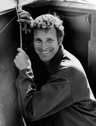 Wayne Rogers height profile photo