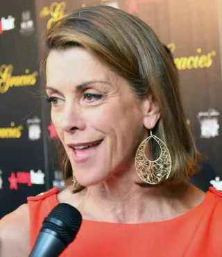 Wendie Malick height profile photo